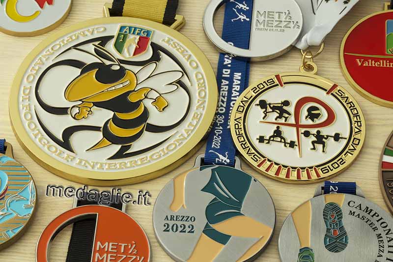medaglie smaltate con il nastro