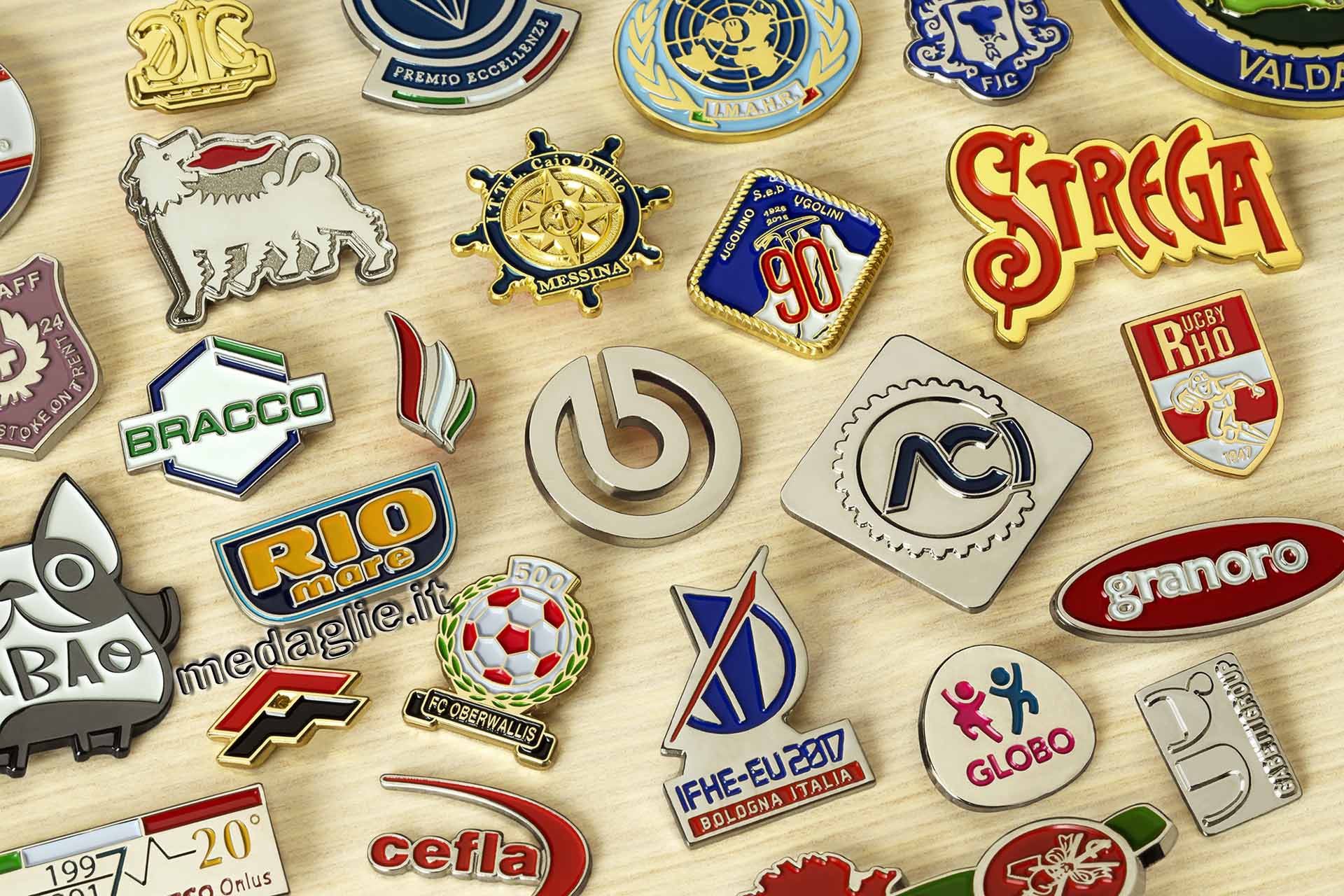 Pins da giacca personalizzate